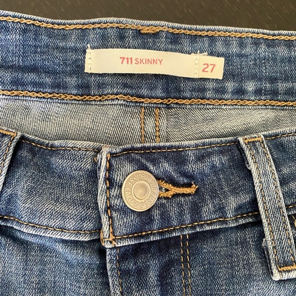 711 skinny Levi’s jean - Picture 3 of 3
